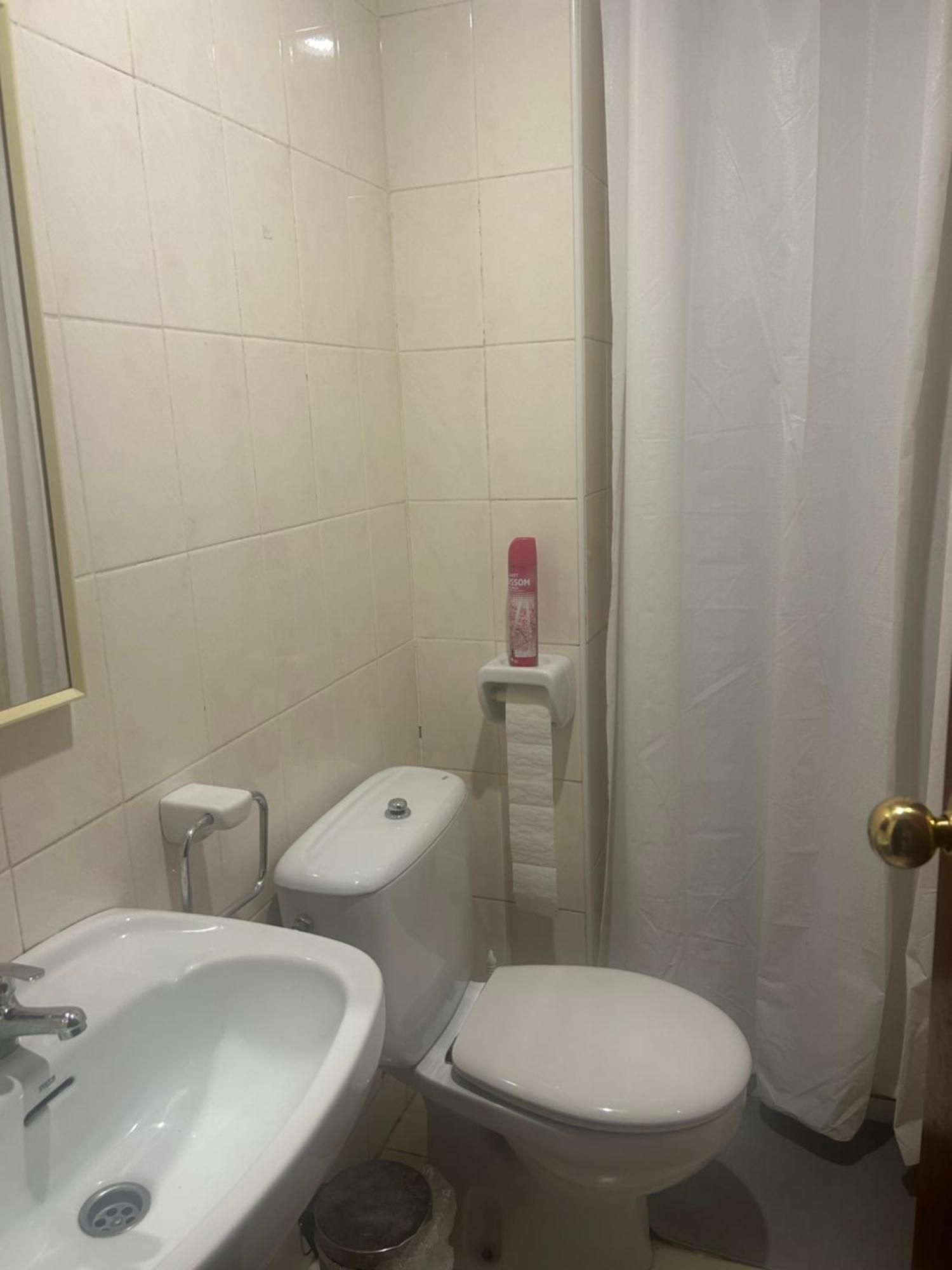شقة Habitacion Doble En Figueres فيغيريس المظهر الخارجي الصورة